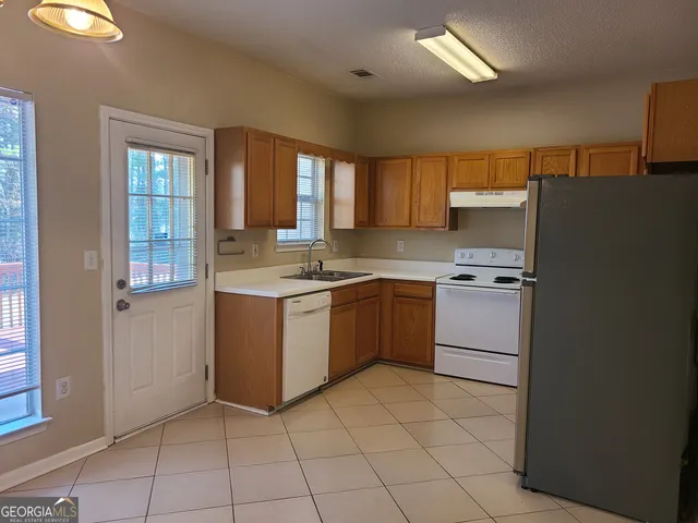 $1,500 | 6702 Teresa Lane, Rex, GA 30273