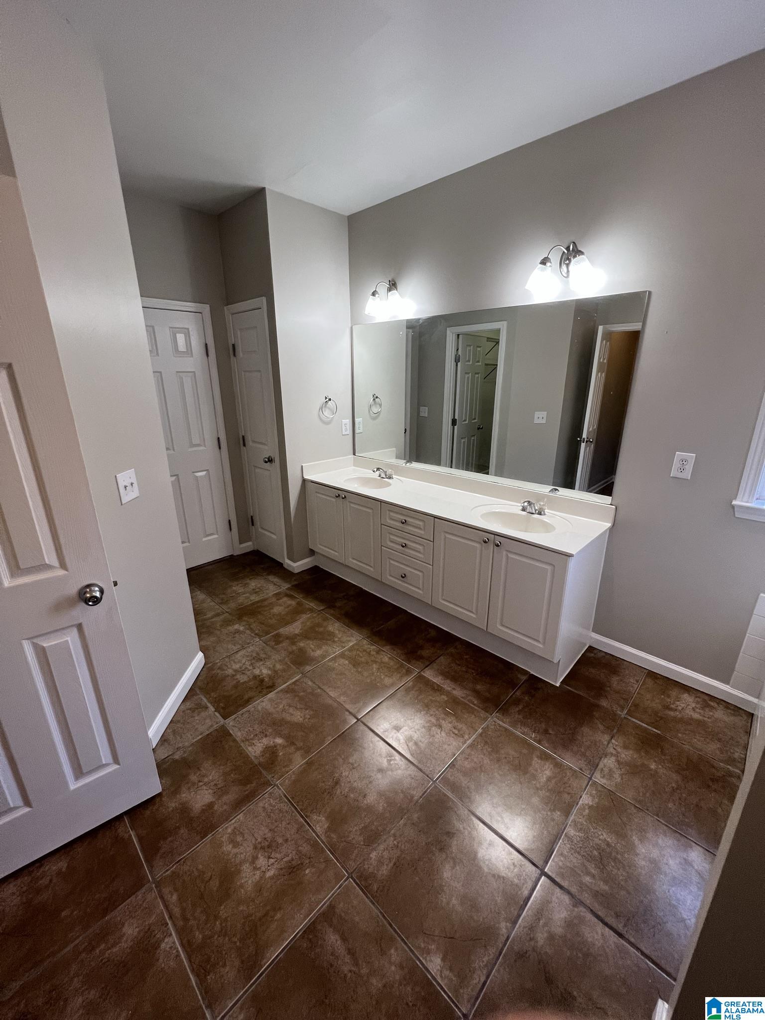 2285 Forest Lakes Lane Sterrett, AL 35147 - Photo 14 of 28