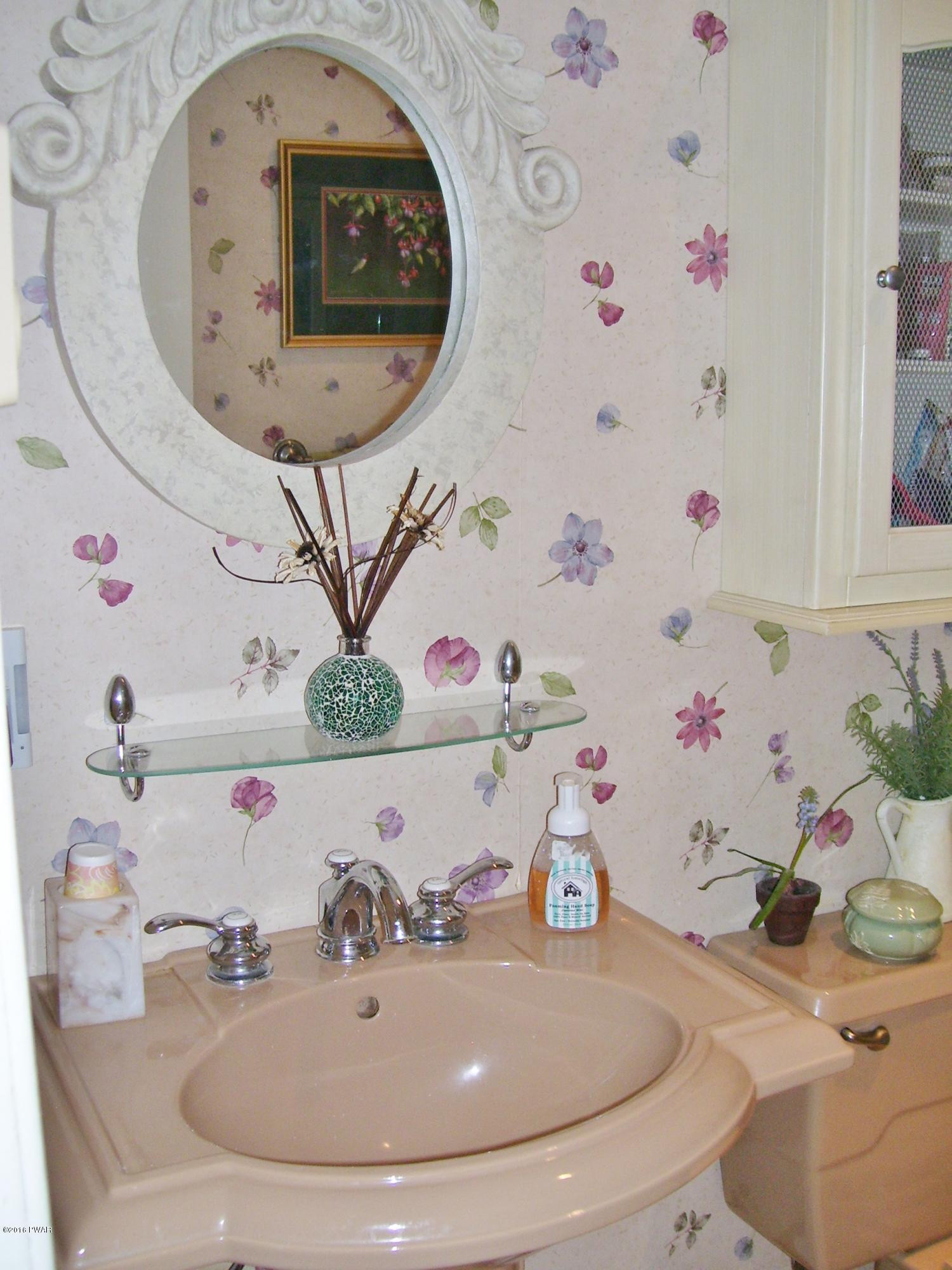 261 Oak Hill Road Hawley, PA 18428 - Photo 45 of 92 Main Bathroom
