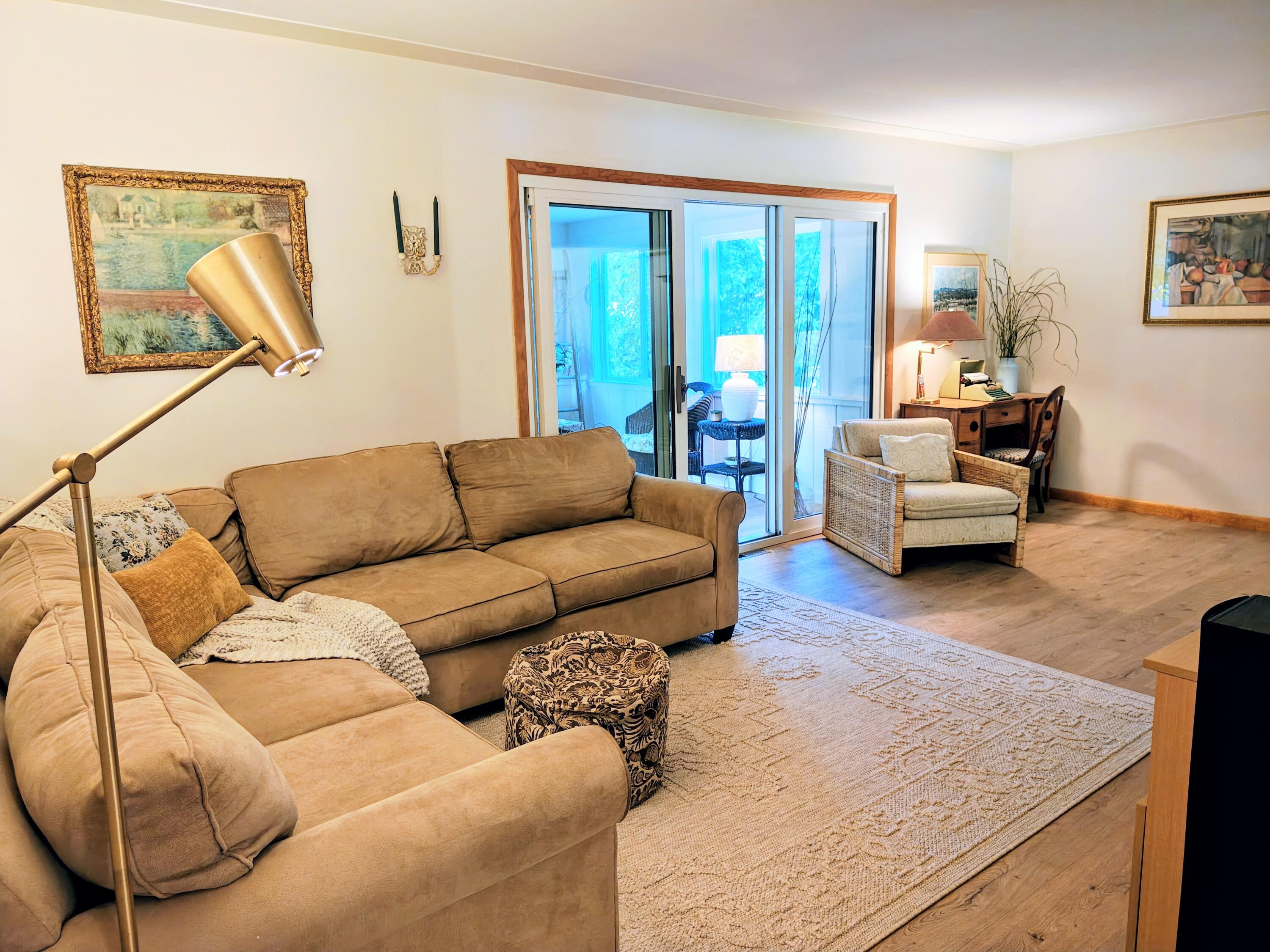 816 Benston Road Whitehall, MI 49461 - Photo 4 of 38 Living