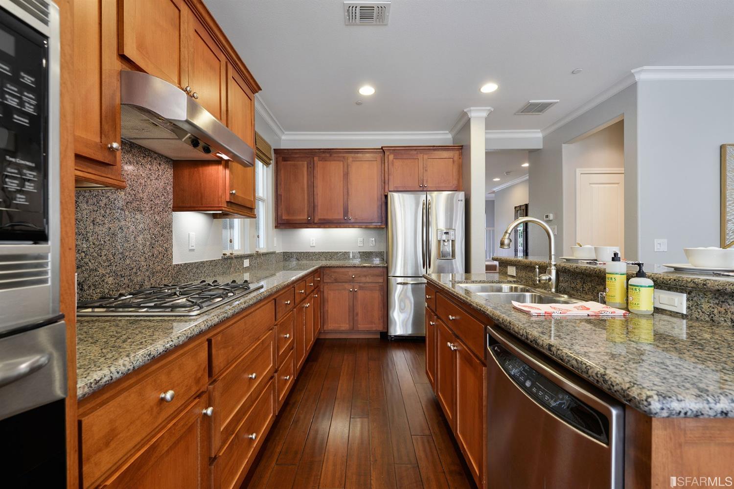 142 Azalea Drive Mountain View, CA 94041 - Photo 11 of 33