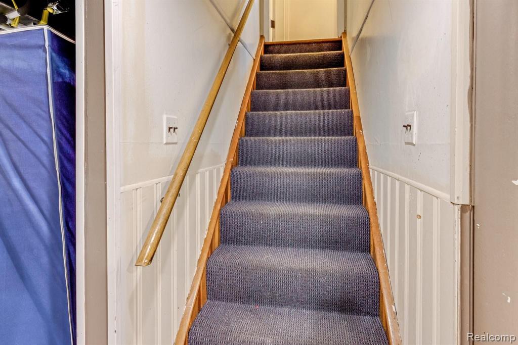 1822 Prestwick Road Grosse Pointe Woods, MI 48236 - Photo 28 of 35