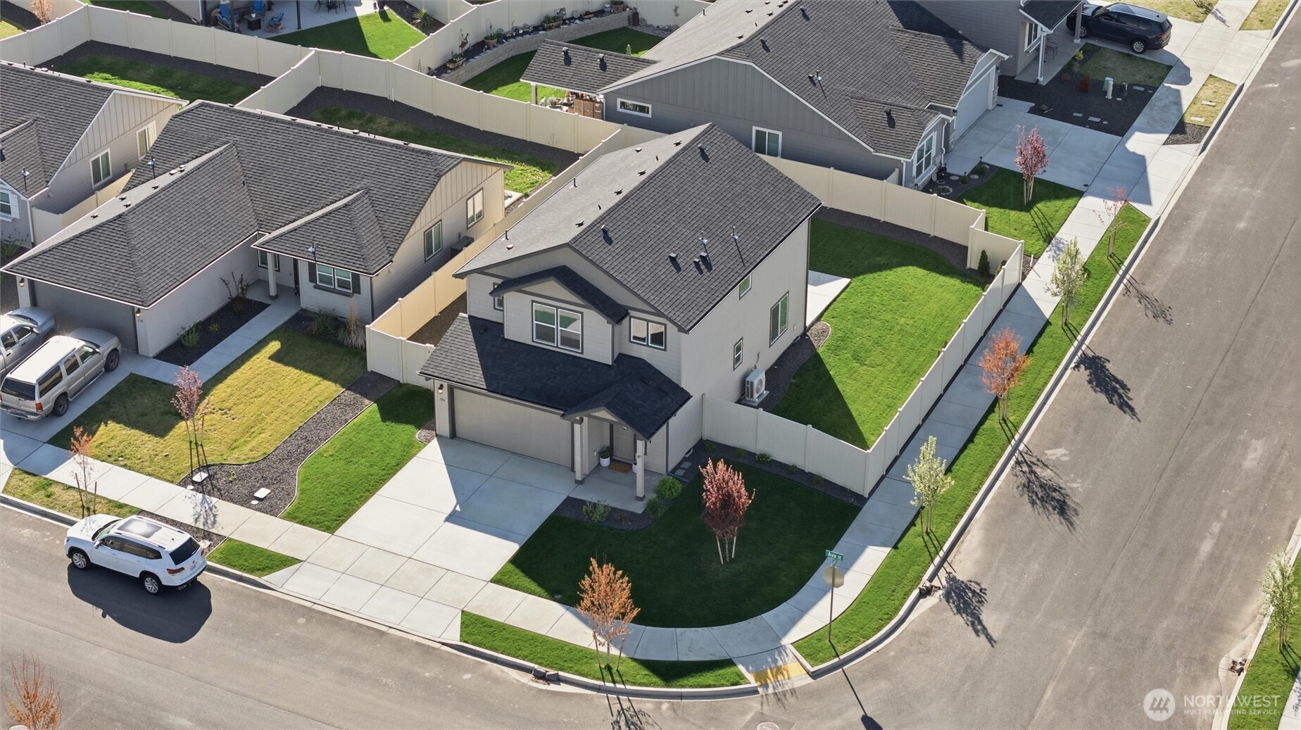 1106 Ava Street Walla Walla, WA 99362 - Photo 33 of 39 an aerial view of a house with garden space and street view