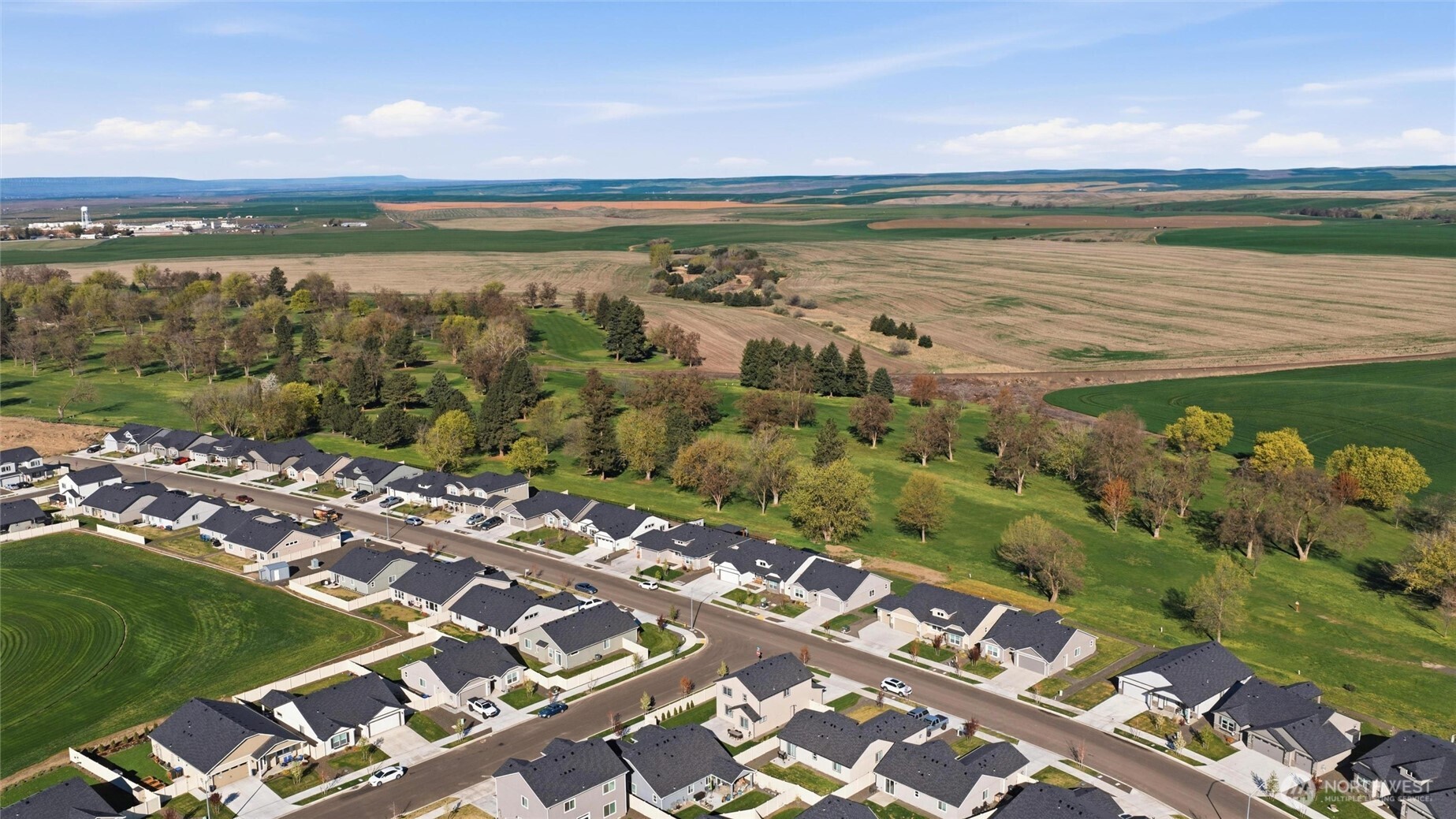 1106 Ava Street Walla Walla, WA 99362 - Photo 38 of 39 a view of a city with an ocean