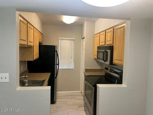 $1,300 | 1745 East Glenn Street, Unit 220, Tucson, AZ 85719