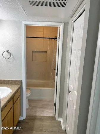 $1,300 | 1745 East Glenn Street, Unit 220, Tucson, AZ 85719