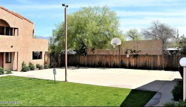 $1,300 | 1745 East Glenn Street, Unit 220, Tucson, AZ 85719