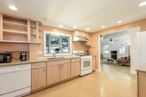 8 Marchant Road Winchester, MA 01890 - Photo 7 of 19 Gallery Image 7