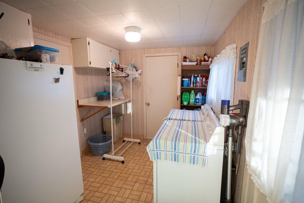 5591 Pleasant View Drive Anderson, CA 96007 - Photo 17 of 19 Laundry room and storage