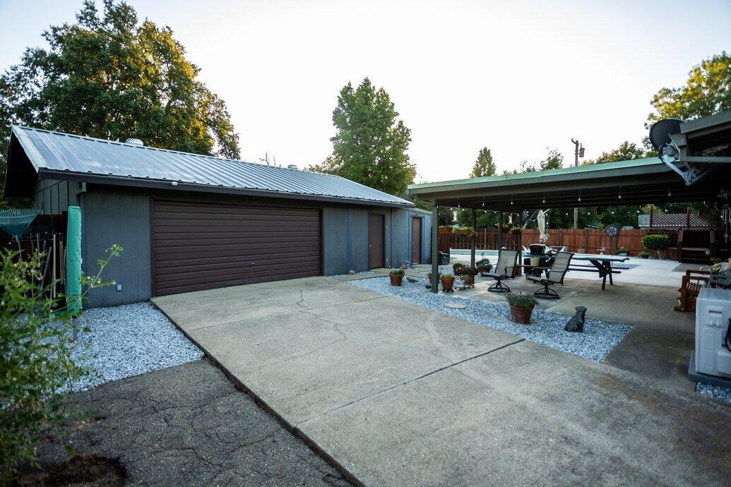 5591 Pleasant View Drive Anderson, CA 96007 - Photo 3 of 19 Shop and 1:2 bath
