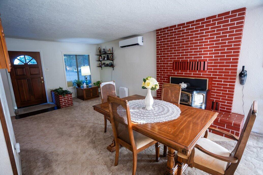 5591 Pleasant View Drive Anderson, CA 96007 - Photo 7 of 19 Formal Dining