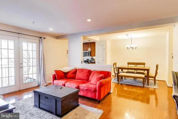 $2,850 | 4139 South Four Mile Run Drive, Unit 304, Arlington, VA 22204