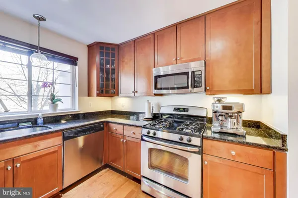 $2,850 | 4139 South Four Mile Run Drive, Unit 304, Arlington, VA 22204