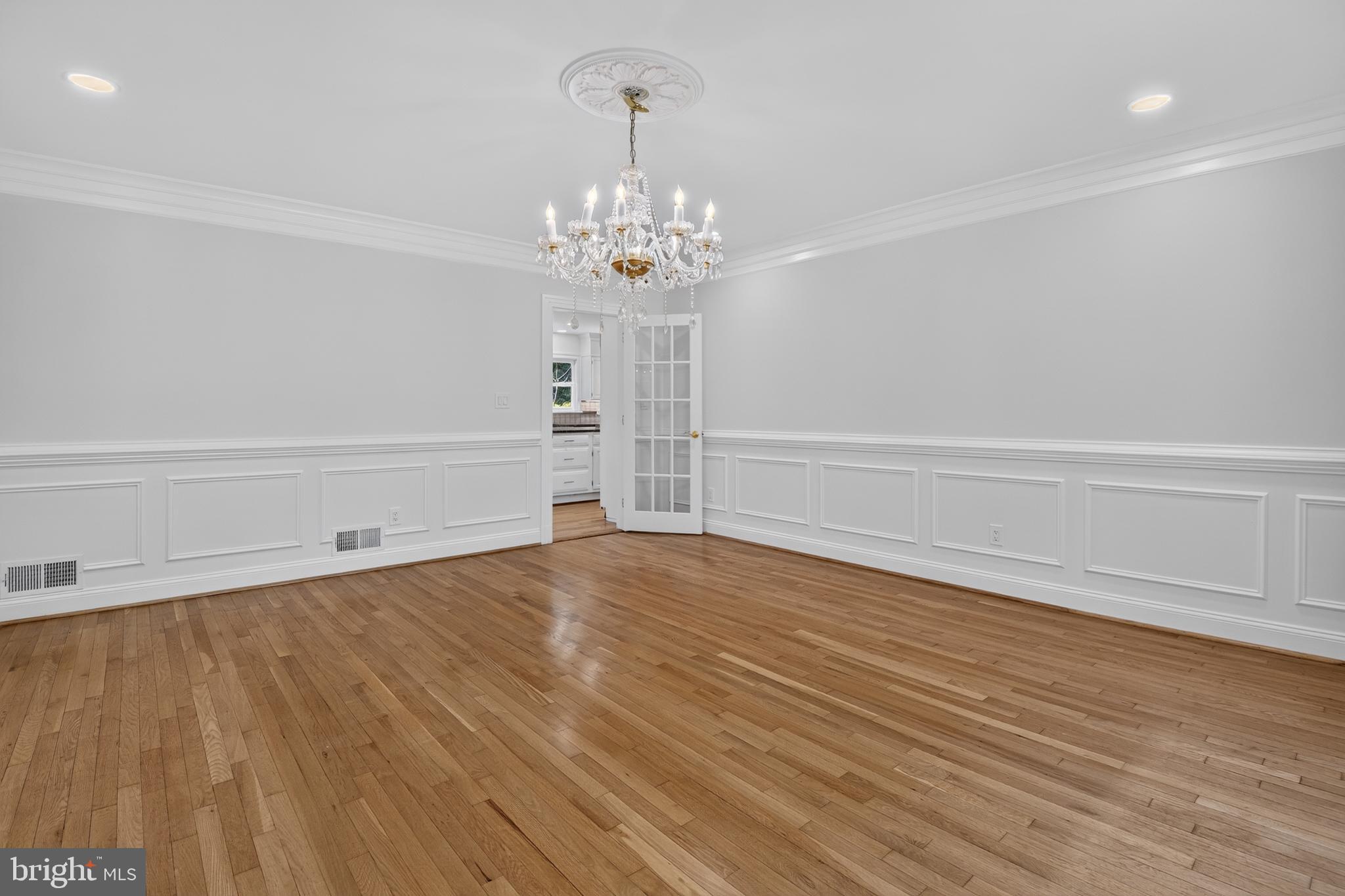 10100 Iron Gate Road Potomac, MD 20854 - Photo 14 of 91