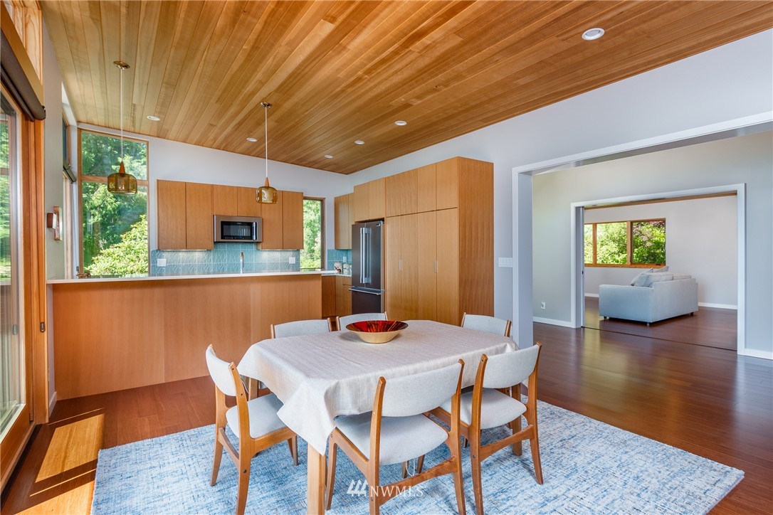 4466 East Harbor Road Freeland, WA 98249 - Photo 11 of 40 Gallery Image 11