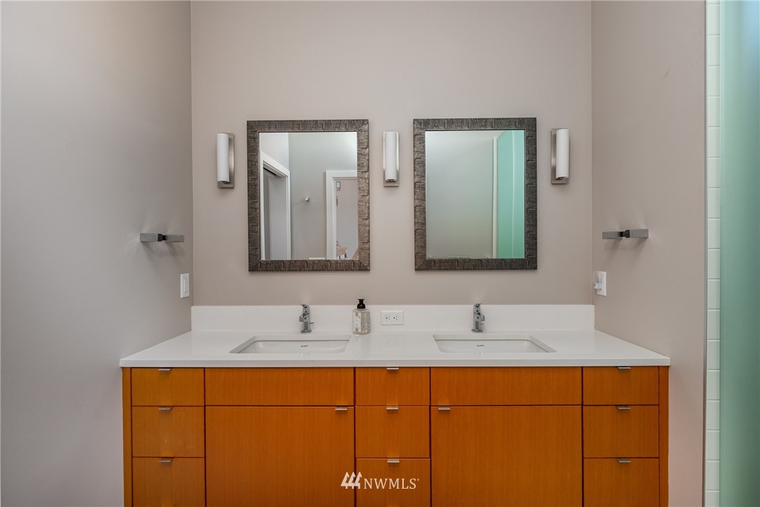 4466 East Harbor Road Freeland, WA 98249 - Photo 21 of 40 Gallery Image 21