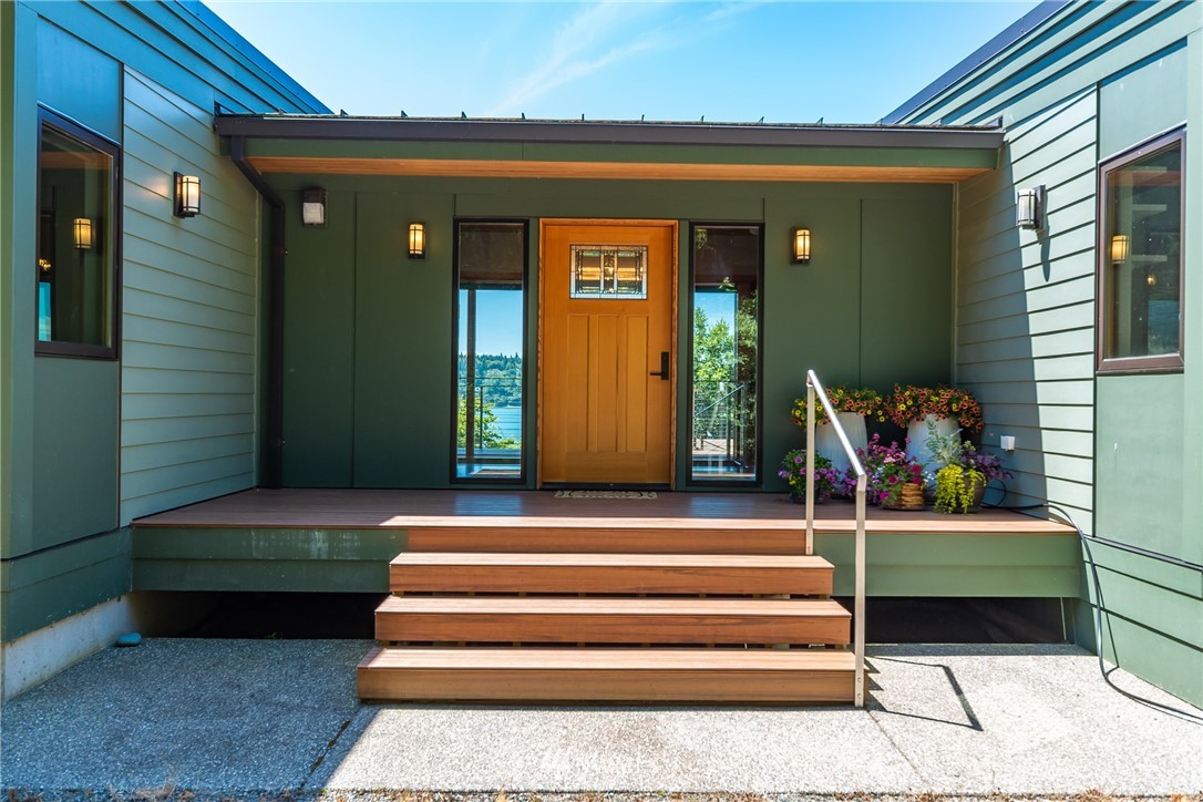 4466 East Harbor Road Freeland, WA 98249 - Photo 4 of 40 Gallery Image 4