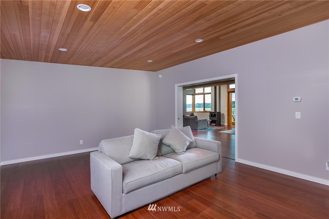 4466 East Harbor Road Freeland, WA 98249 - Photo 8 of 40 Gallery Image 8