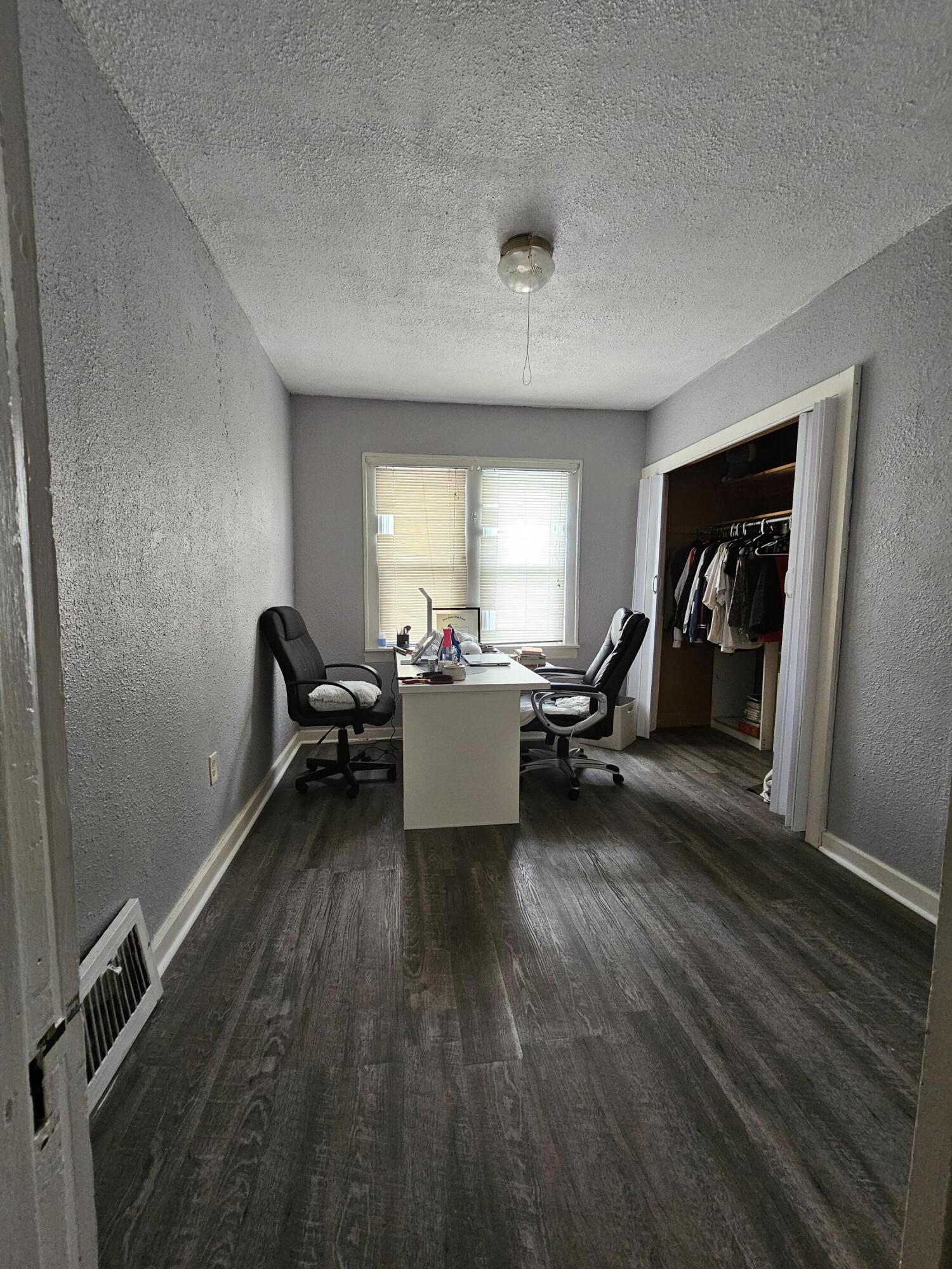 3049 South Hanson Avenue Milwaukee, WI 53207 - Photo 17 of 21 4981