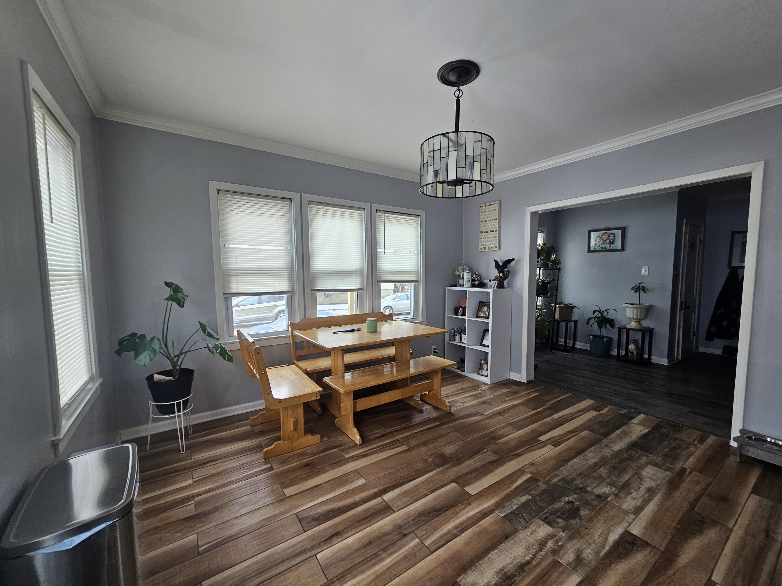 3049 South Hanson Avenue Milwaukee, WI 53207 - Photo 6 of 21 4968