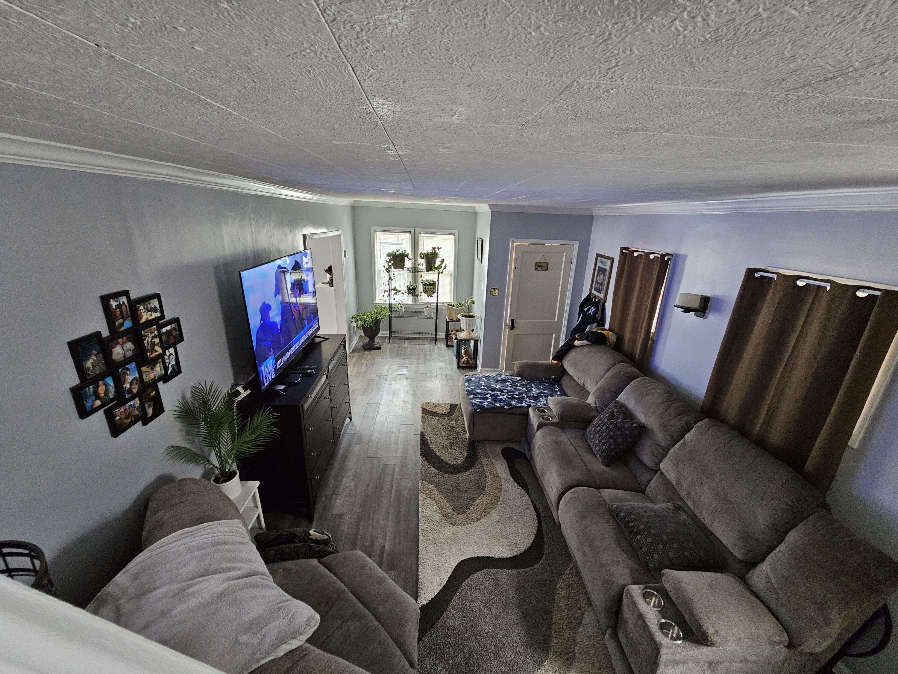 3049 South Hanson Avenue Milwaukee, WI 53207 - Photo 10 of 21 4986