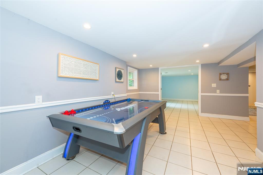375 Queens Court Ridgewood, NJ 07450 - Photo 39 of 50
