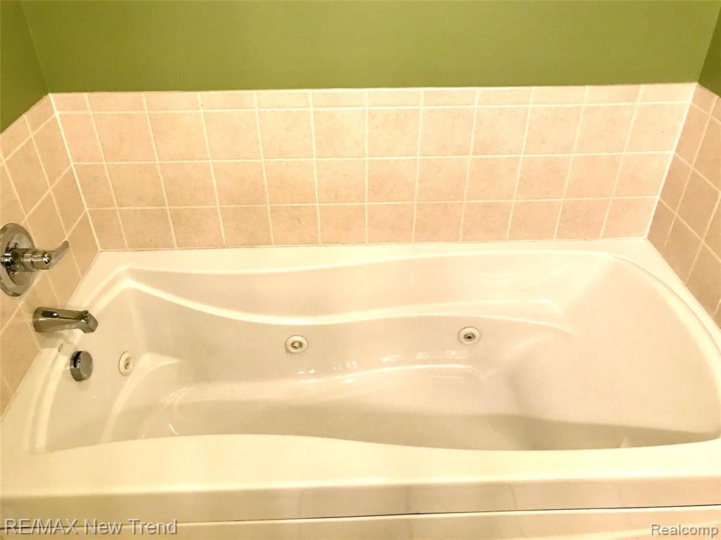 727 Cherry Orchard Road Canton, MI 48188 - Photo 16 of 22