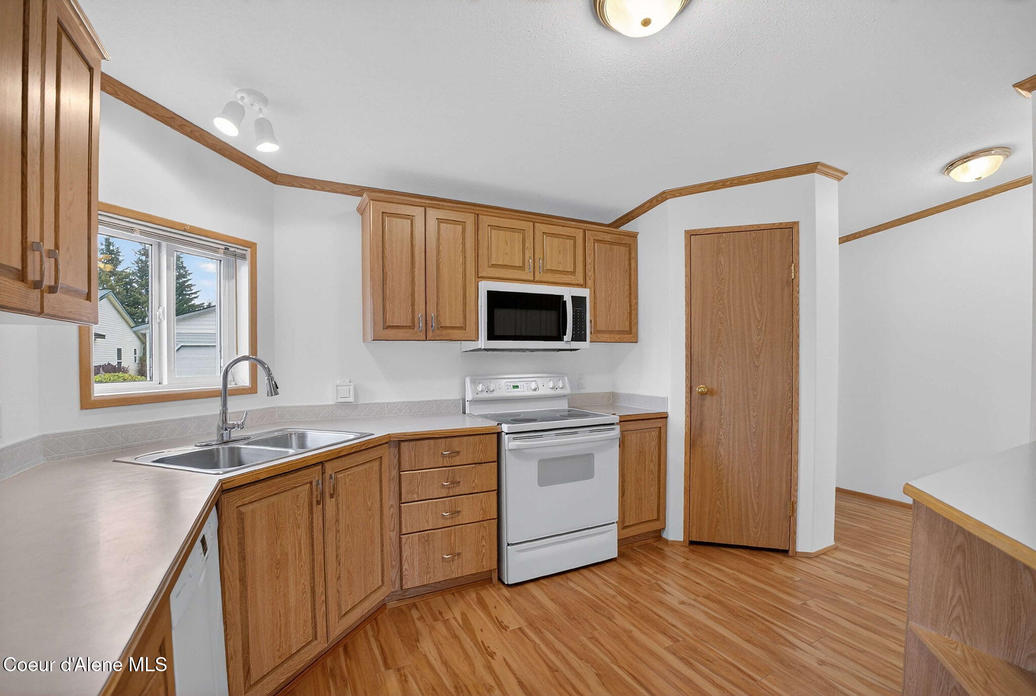 8473 West Rushmore Street Rathdrum, ID 83858 - Photo 10 of 79 9-web-or-mls-009_DSC02064