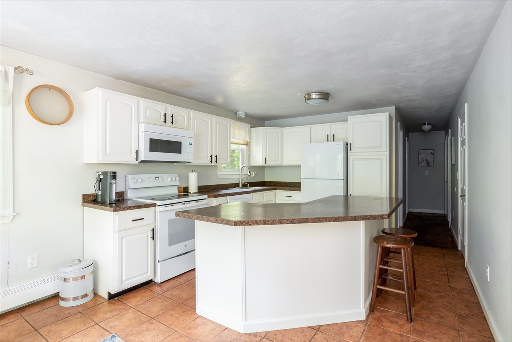 9 Helen Street Wareham, MA 02576 - Photo 9 of 35 Gallery Image 9