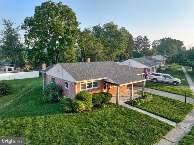 $299,900 | 5 William Penn Drive, Camp Hill, PA 17011