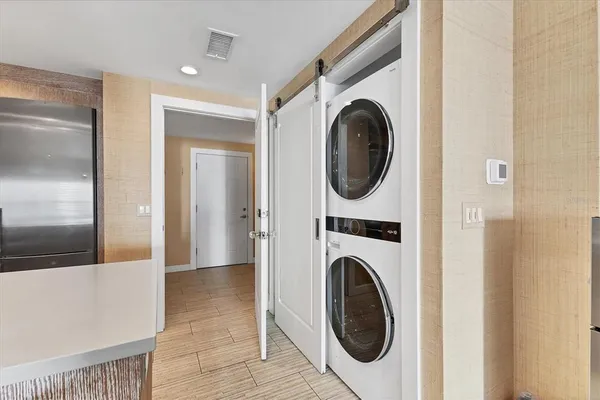 a sign that is sitting in front of a building