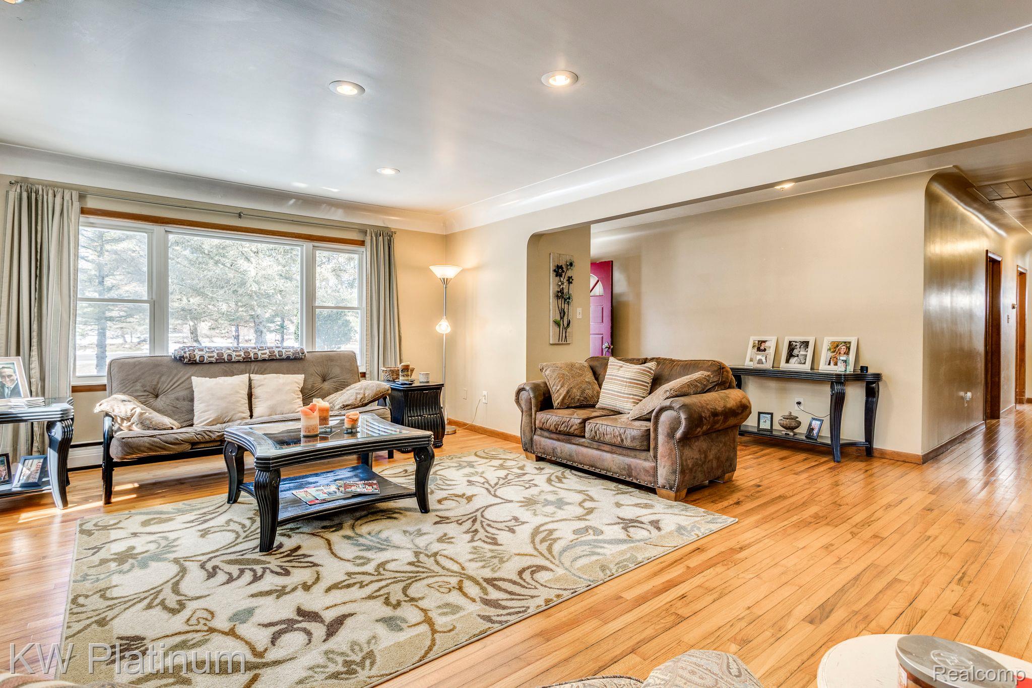 2380 Hueling Road Port Huron, MI 48060 - Photo 8 of 31 LR Reverse Angle