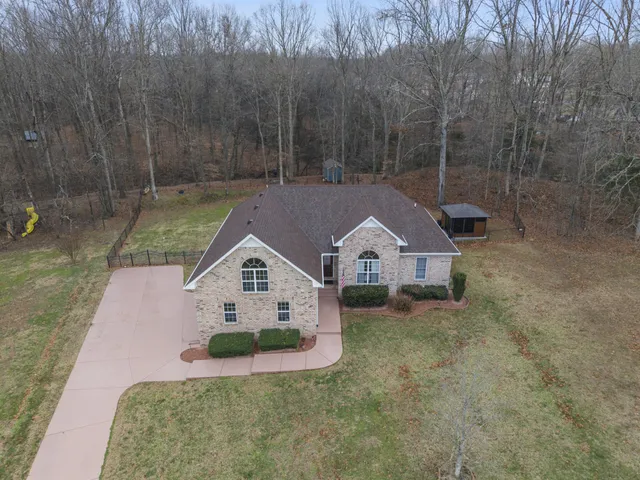 $475,000 | 5037 Summit Drive, Greenbrier, TN 37073