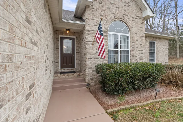 $475,000 | 5037 Summit Drive, Greenbrier, TN 37073