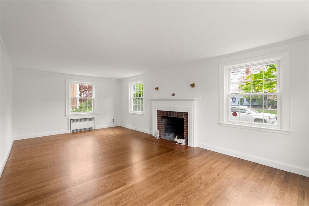 10 Magnolia Road Milton, MA 02186 - Photo 4 of 21