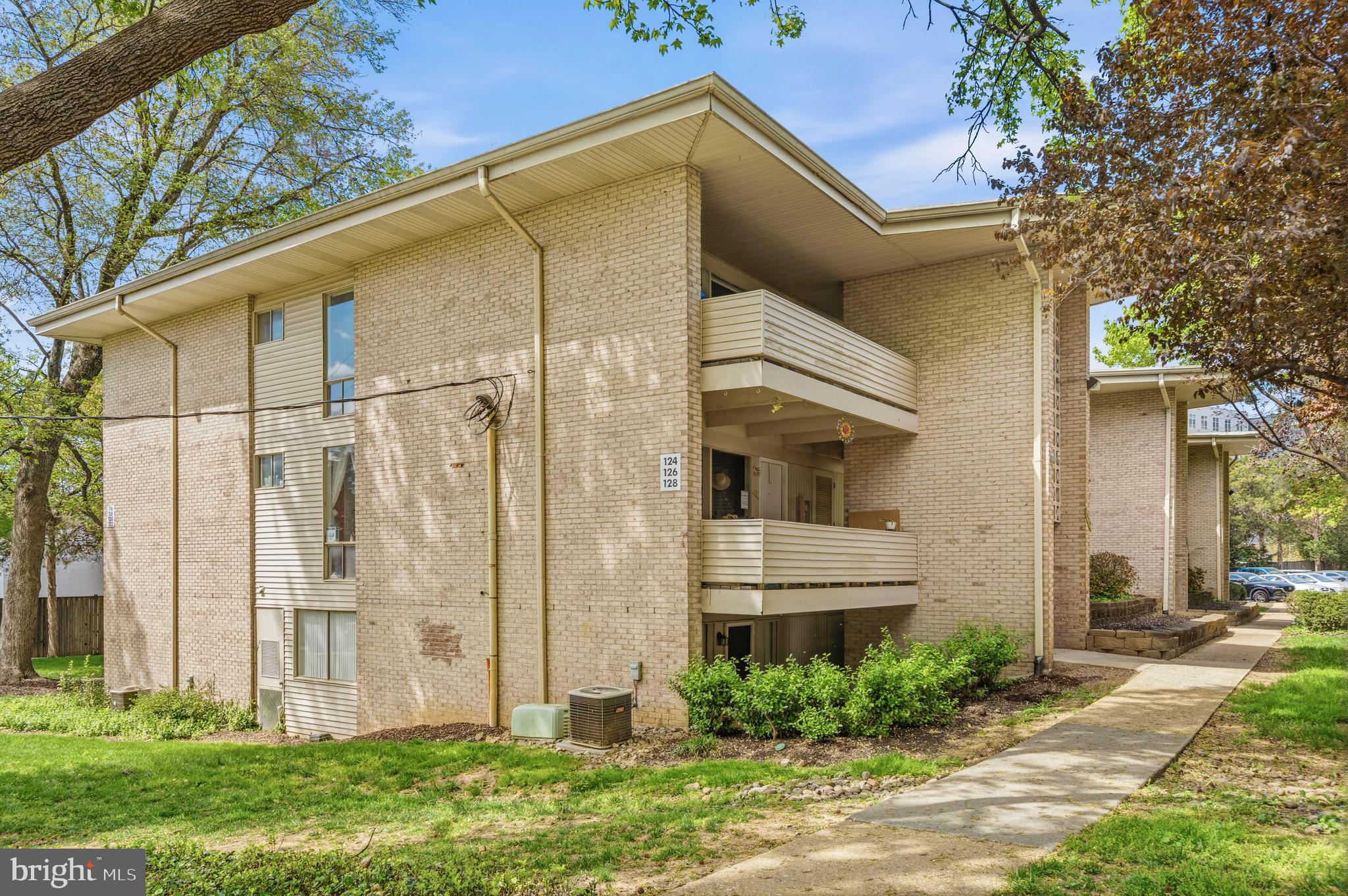 124 Haycock Road, Unit C2 Falls Church, VA 22046 - Photo 26 of 31