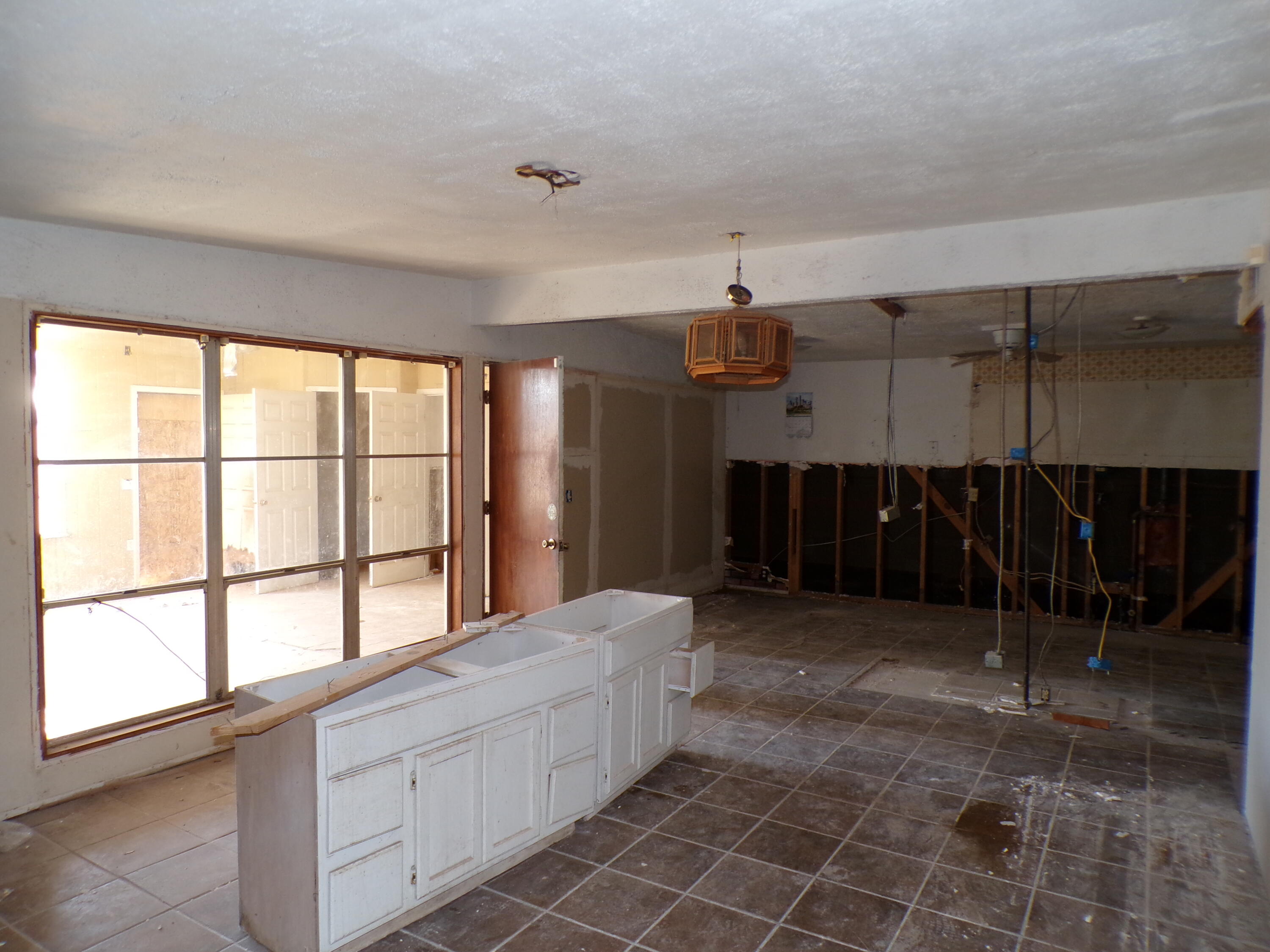 2829 66th Street Lubbock, TX 79413 - Photo 7 of 34 100_0169