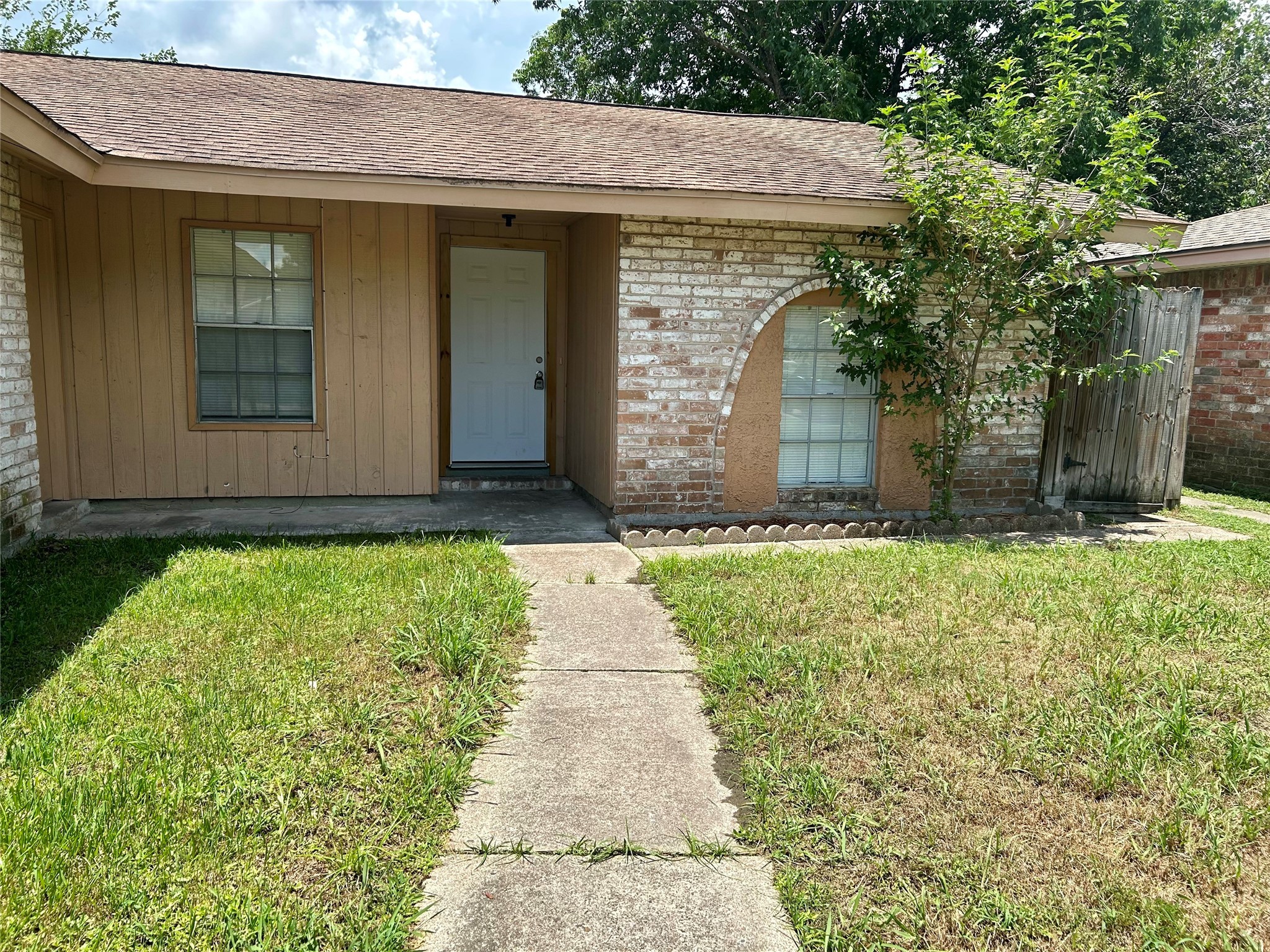 727 Doncrest Street Channelview, TX 77530 - Photo 2 of 40 a front view of a house