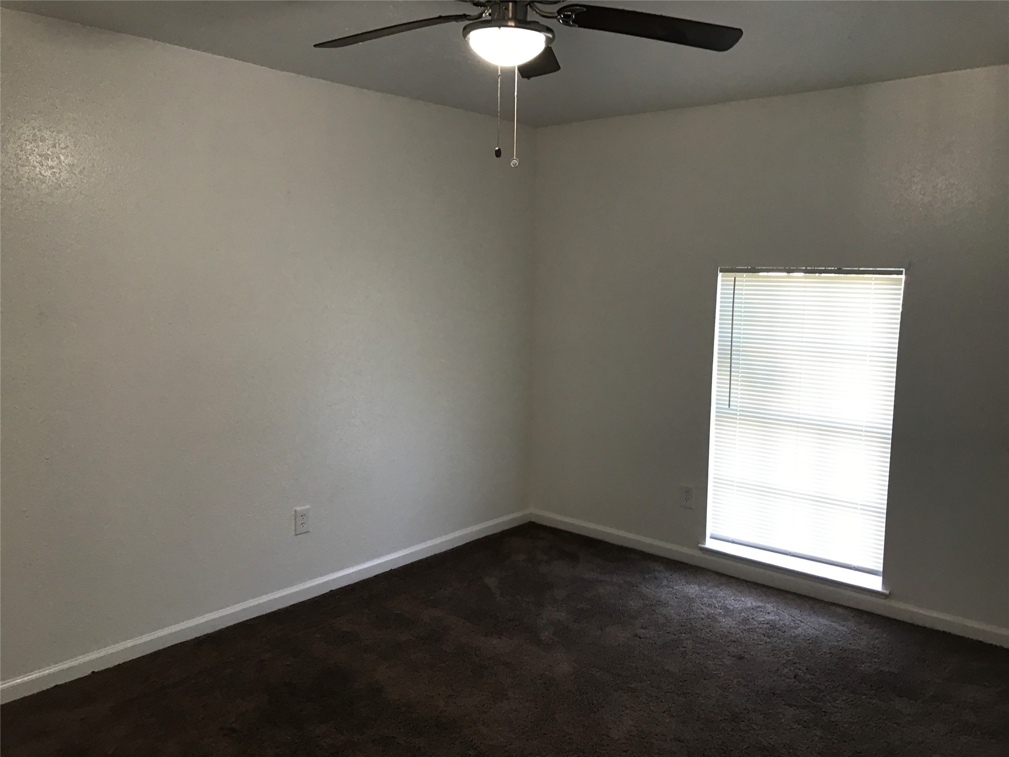 727 Doncrest Street Channelview, TX 77530 - Photo 36 of 40 a small space with a window