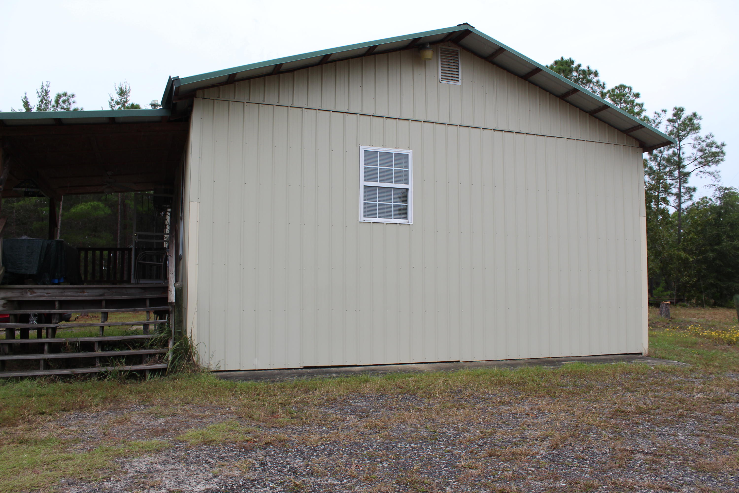213 Wagon Wheel Road DeFuniak Springs, FL 32435 - Photo 3 of 22 0B7CADA7-95BD-40B3-91BB-875283CCBC08