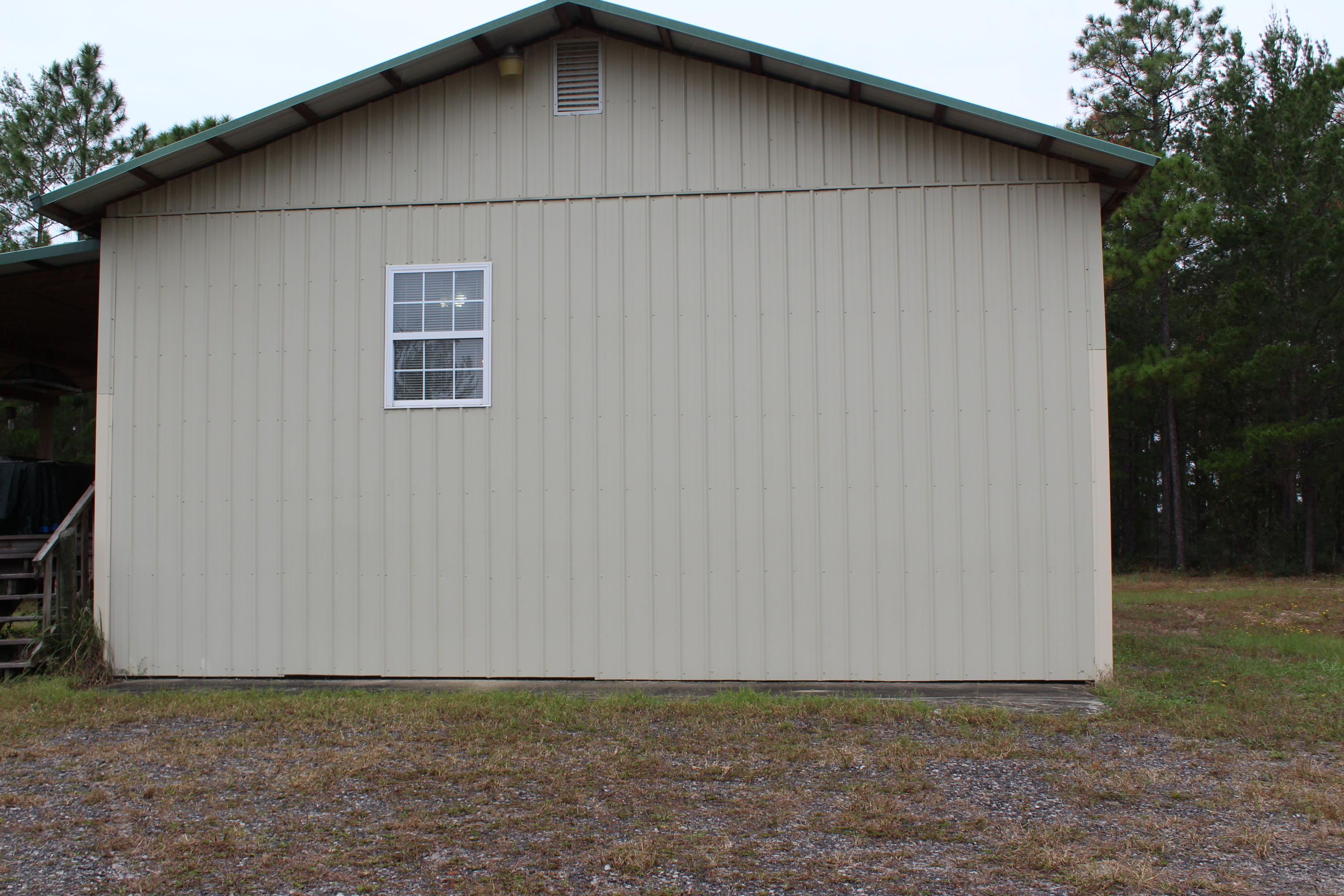 213 Wagon Wheel Road DeFuniak Springs, FL 32435 - Photo 4 of 22 FE1873AB-F3B3-4F5F-9A93-DE61AC9C7F6E