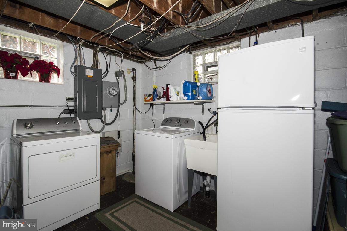 1832 Dunmere Road Dundalk, MD 21222 - Photo 22 of 30 Laundry