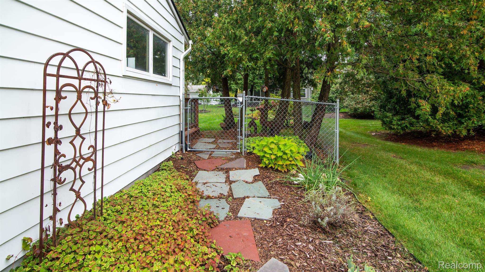 22608 Deerfield Road Novi, MI 48375 - Photo 17 of 69 Gallery Image 17