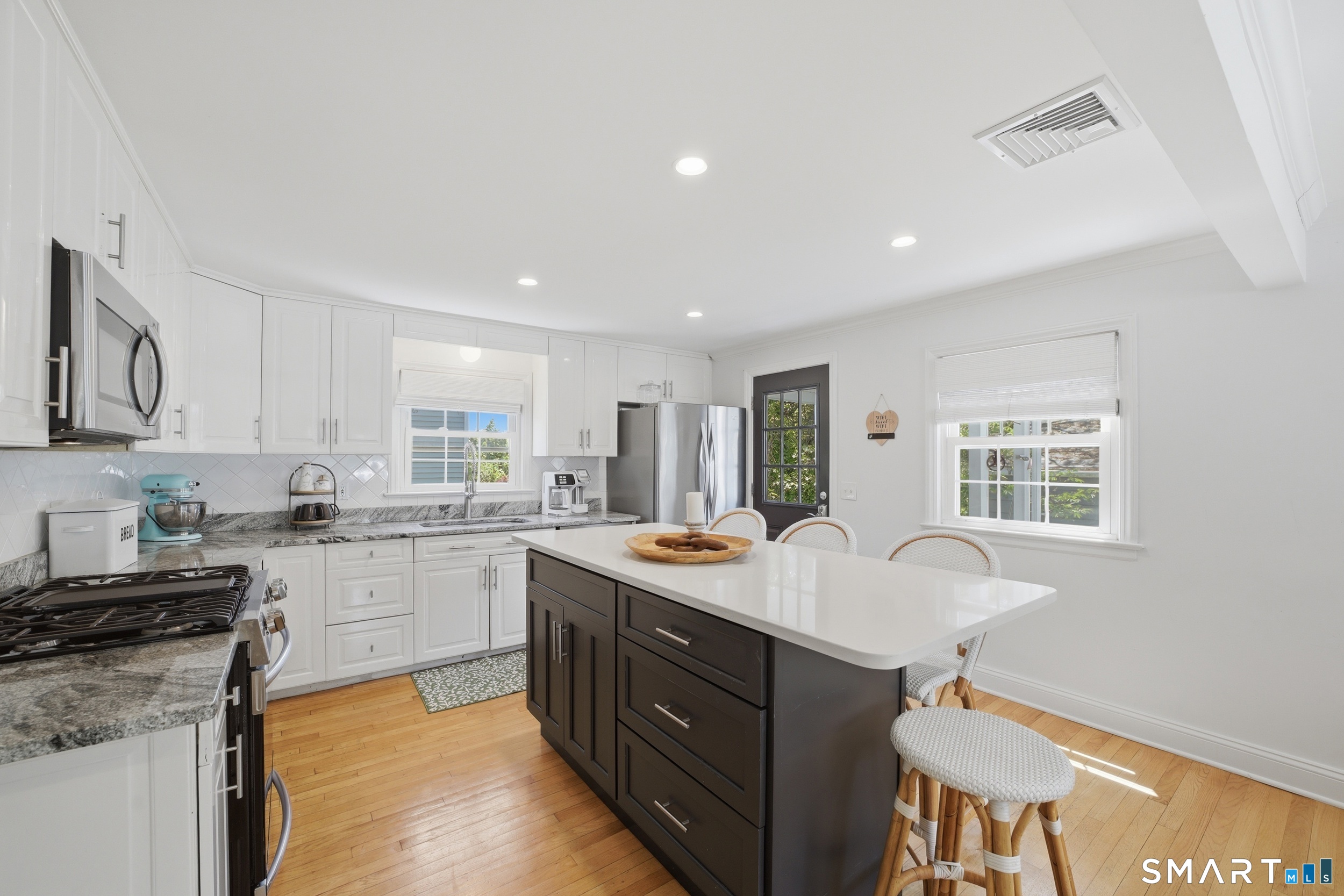 65 Beaver Street Fairfield, CT 06825 - Photo 12 of 40