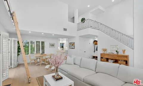 $2,495,000 | 838 17th Street, Unit 105, Santa Monica, CA 90403