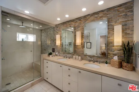 $2,495,000 | 838 17th Street, Unit 105, Santa Monica, CA 90403