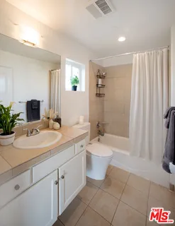 $2,495,000 | 838 17th Street, Unit 105, Santa Monica, CA 90403