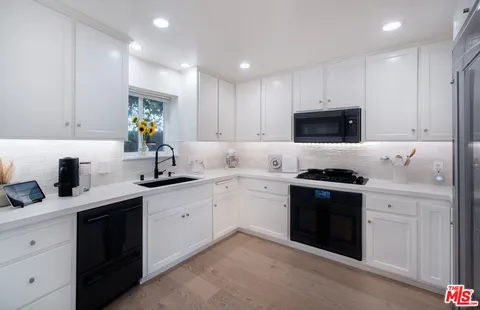 $2,495,000 | 838 17th Street, Unit 105, Santa Monica, CA 90403