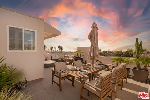 $2,495,000 | 838 17th Street, Unit 105, Santa Monica, CA 90403