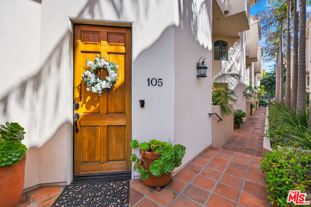 838 17th Street, Unit 105 Santa Monica, CA 90403 - Photo 4 of 10 a view of a entryway door of the house